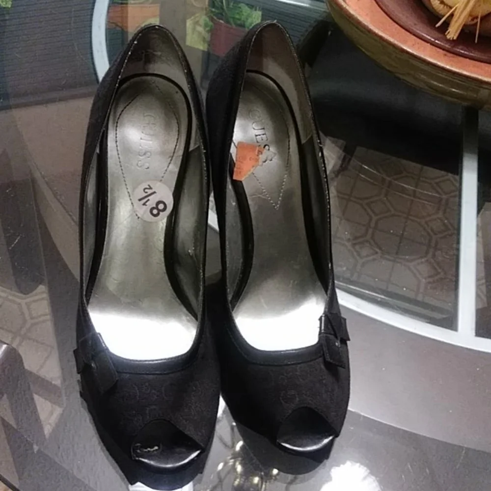 GUESS BLACK 8.5 PUMS, WORN SEVERAL TIMES BUT STILL